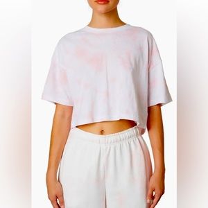 BLUE Dreamy tie-dye color Cropped T-shirt that's stylishly oversized.